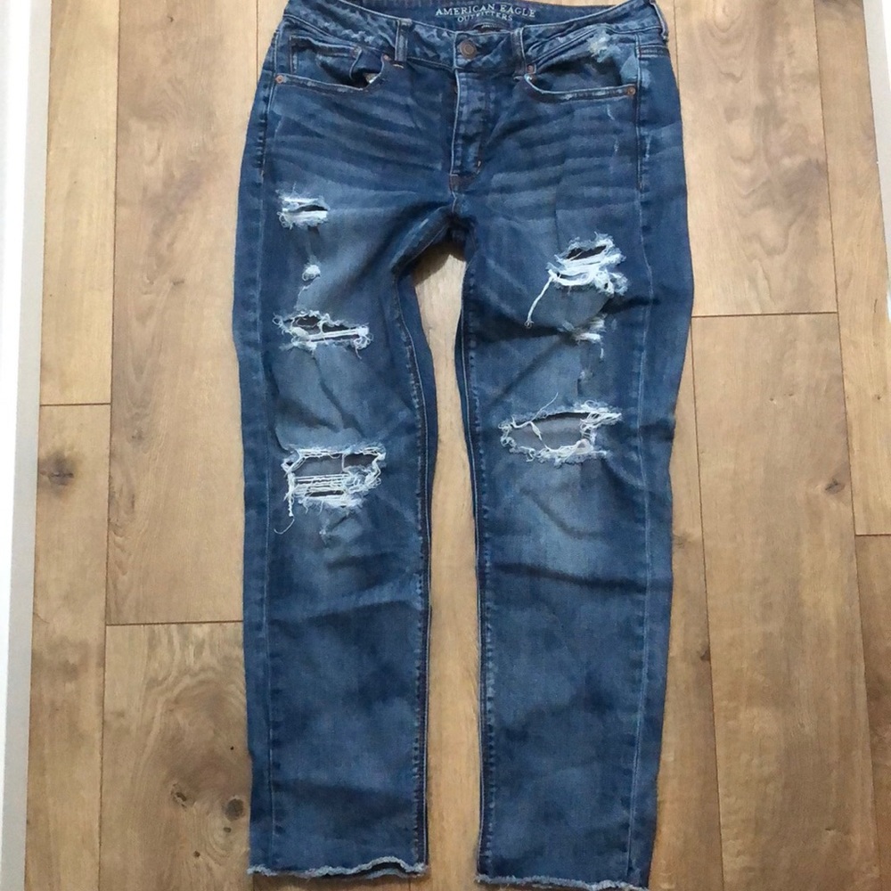 American Eagle distressed jeans